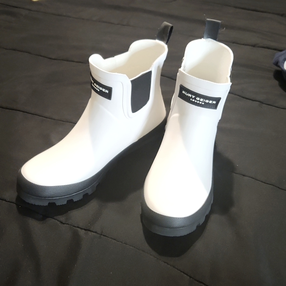NWT KURT GEIGER LONDON  Rain boots